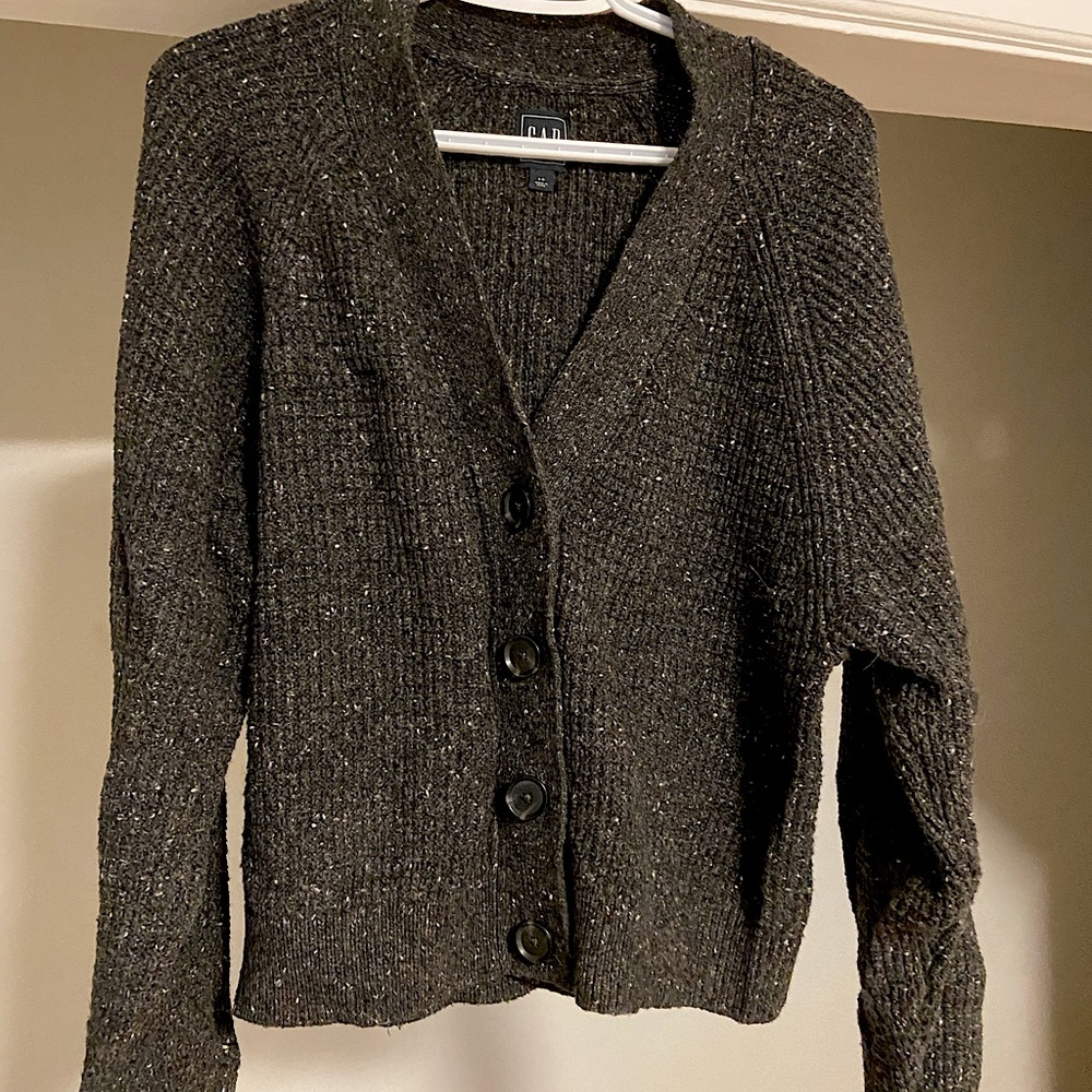 Cropped Knit Buttoned Cardigan